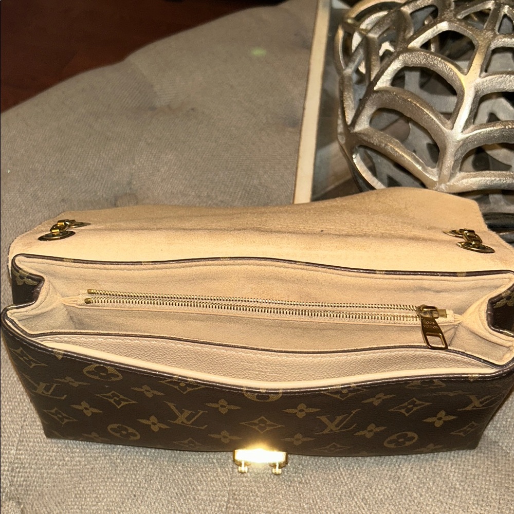Louis Vuitton Pallas Chain Shoulder Monogram bag authentic - Picture 11 of 17